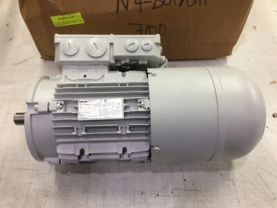 NEW Lenze 3-MOT EN60034 IE2 3 PHASE AC 480V 1.8KW MOTOR WITH 24DC BRAKE 1735 RPM - Image 1 of 4