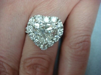 3.06 CARAT CENTER HEART SHAPE CVD GROWN DIAMOND 4.56 CT T.W. WITH 14 KT GOLD SET - Image 1 of 4