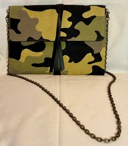 STELLA & DOT Bellamy Camo Clutch, Standalone Clutch or Crossbody Bag, NWOT - Picture 1 of 9