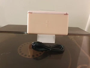 NINTENDO DS LITE CONSOLE PINK TESTED & WORKING WITH CHARGER - Picture 1 of 5