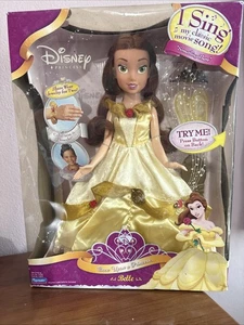 Die Schöne und das Biest Belle singende Puppe von Playmates 2008 Once Upon a Princess - Bild 1 von 7