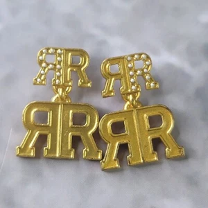 MGA Rainbow High De’Vious Zwillinge Lorbeer Puppe Ohrringe Gold Ohrringe - Bild 1 von 1