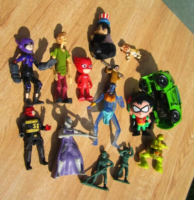 Lot of Miscellaneous TOYS: Avatar, TNMT, Duke, DC Comics, Burger King, Shaggy... - Image 1 of 4