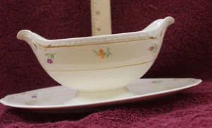 Homer Laughlin Guscio d'uovo barca georgiana Gravy con piastra attaccata M41N5 - Foto 1 di 4