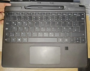 Microsoft Surface Pro Signature Keyboard QWERTZ + Microsoft Surface Slim Pen 2 - Bild 1 von 7