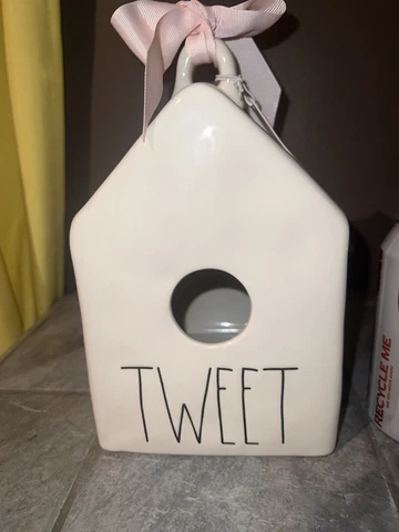 Unused RAE DUNN By Magenta " TWEET " Ceramic BIRDHOUSE with Tag Cover