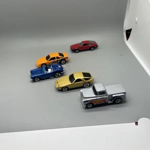 Hot Wheels 1/64 Miscellaneous Lot Of 4 Cars And 1 Truck - Picture 1 of 7