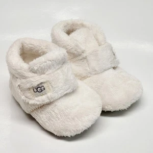 UGG Baby Booties Super Soft Fleece Size 2/3 6-12 Months- Cream- Adjustable Strap - Picture 1 of 9
