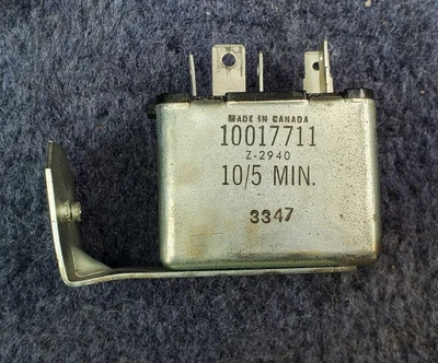 Relé de descongelación trasero Pontiac Firebird 1982-1992 Trans Am Formula OEM Foto 1 de 3