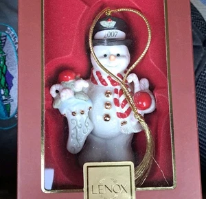 LENOX 2007 Annual Snowman Ornament SNOWY TREATS #6599609 EXCELLENT - Picture 1 of 7