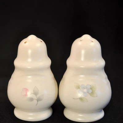 Pfaltzgraff Salt & Pepper Shakers Stoneware Tea Rose Pink Green Ivory USA 1985+ - Image 1 of 4