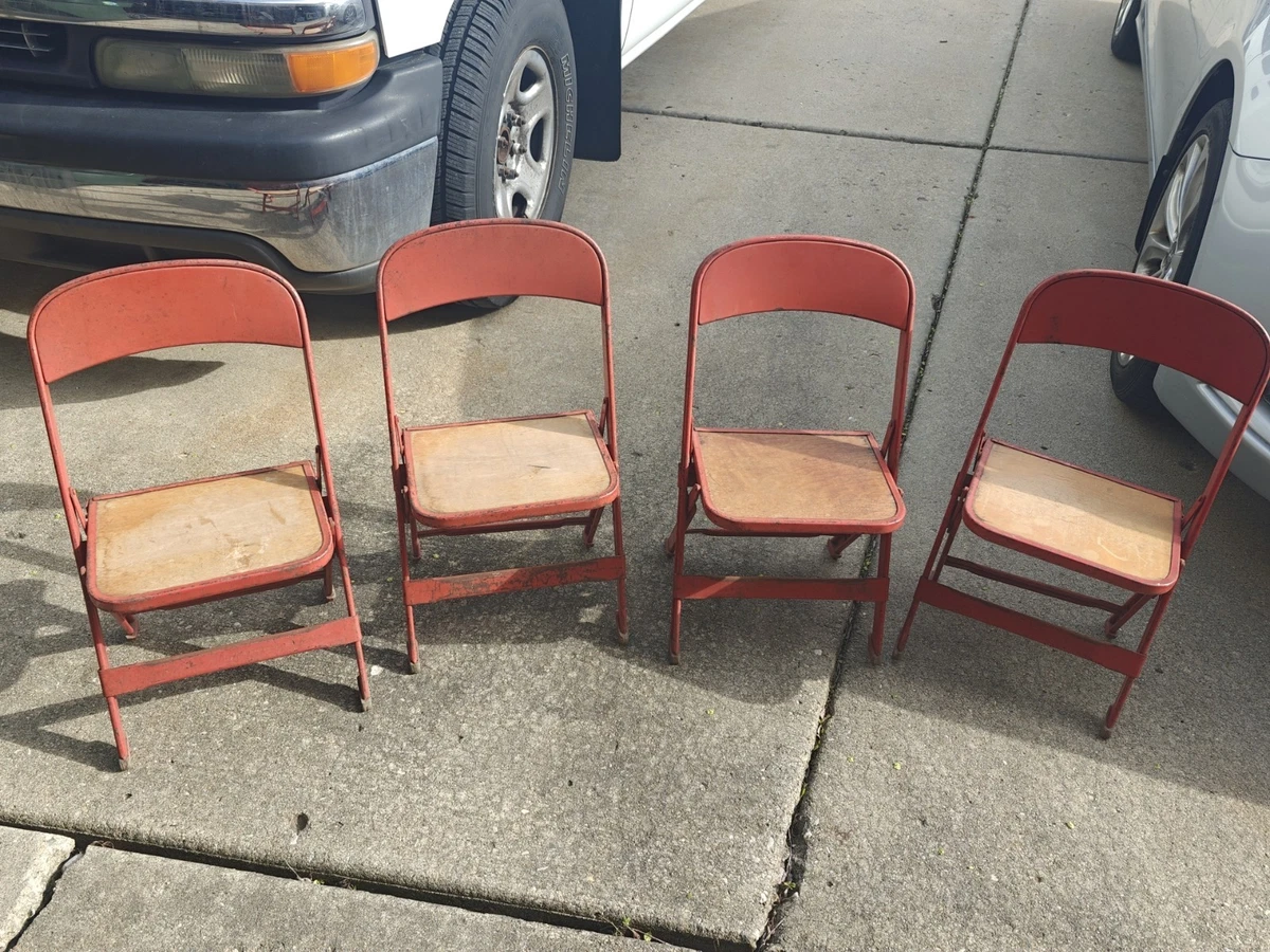 old maison chair ② Vintage 60s 70s Kitchen Dining Wooden Chair Vinyl Ruffled Brown