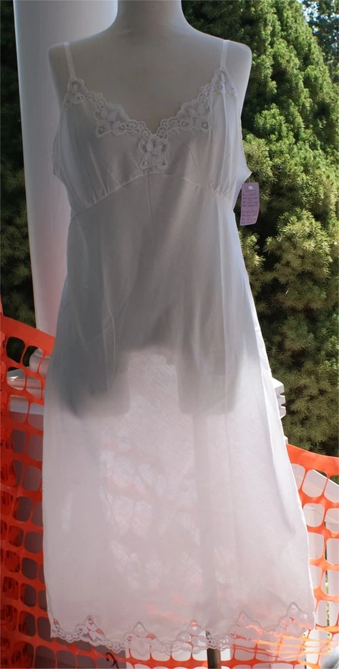 ВИНТАЖНЫЙ VENTURA COT/POL ПОЛНЫЙ СКОЛЬЖЕНИЯ РАЗМЕР 34 НОВЫЙ С ЯРЛЫКАМИ КРУЖЕВО  - Изображение 1 из 1