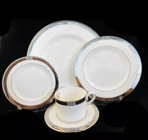 LENOX CHINA JEWEL PLATINUM 5 Piece Setting. - Picture 1 of 3