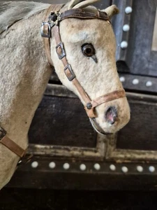 Antikes Pferd aus Pappe  zum Aufziehen - Bild 1 von 9