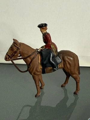 SILLA DE MONTAR REINA ISABEL II 1953 - HECHA EN INGLATERRA - JUGUETE TIMPO Foto 1 de 4