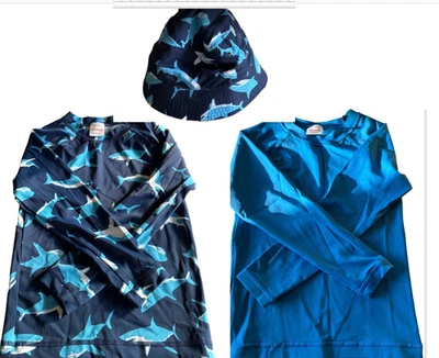 Hanna Andersson Reversible Azul Tiburón Cubo Sombrero M 2-6 Y y (2) Camisetas de Baño Talla 5 Foto 1 de 4