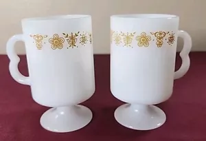 Tazzine da caffè con piedistallo manico cuore corning oro farfalla USA Pyrex Corelle - Foto 1 di 9