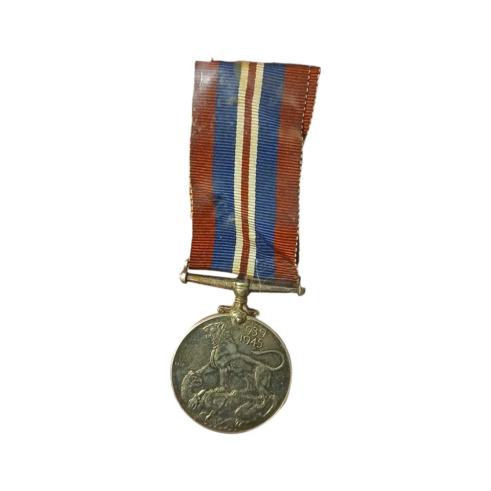 WW2 1939-1945 War Medal - Canadian Silver Struck W/ Ribbon - Image 1 of 1
