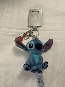 NEU Walt Disney Parks - Lilo & Stitch - Stitch Plüsch Schlüsselanhänger mit Gitarrenanhänger - Bild 1 von 3