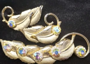 LargeVintage Art Deco Brooch Earring Set Aurora Borealis Faux Pearl Goldtone Set - Picture 1 of 24