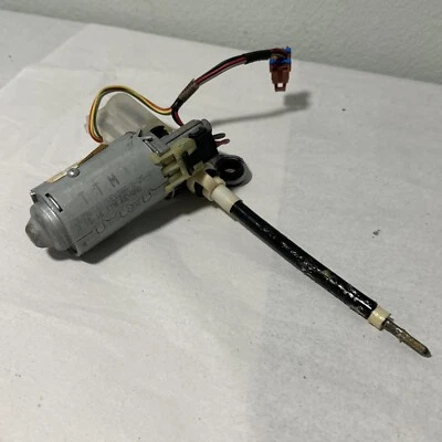 Telescopic Column Motor PN:26096501 OEM 2001-2005 Cadillac Seville - Image 1 of 4
