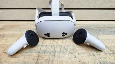 Meta Quest 3S W/Controllers - Image 1 of 4