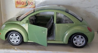 $*$    1/43 Die Cast Volkswagon Beetle - Image 1 of 4