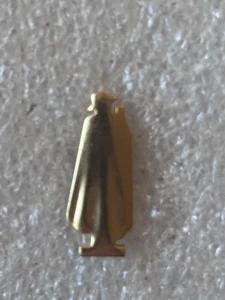 Pin’s SANDEMAN Sherry Logo Dorée Golden Boisson Alcool Ombre - Photo 1/6