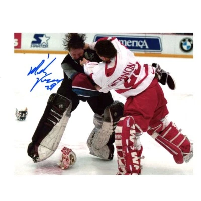 Foto 8x10 firmada por Mike Vernon de Detroit Red Wings Fighting - 70485 Foto 1 de 2