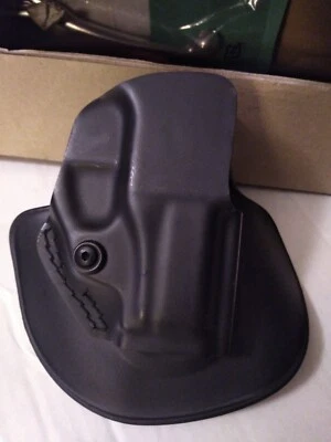 Safariland OWB Holster "M12" With Paddle Right Ruger LC9 - Image 1 of 4