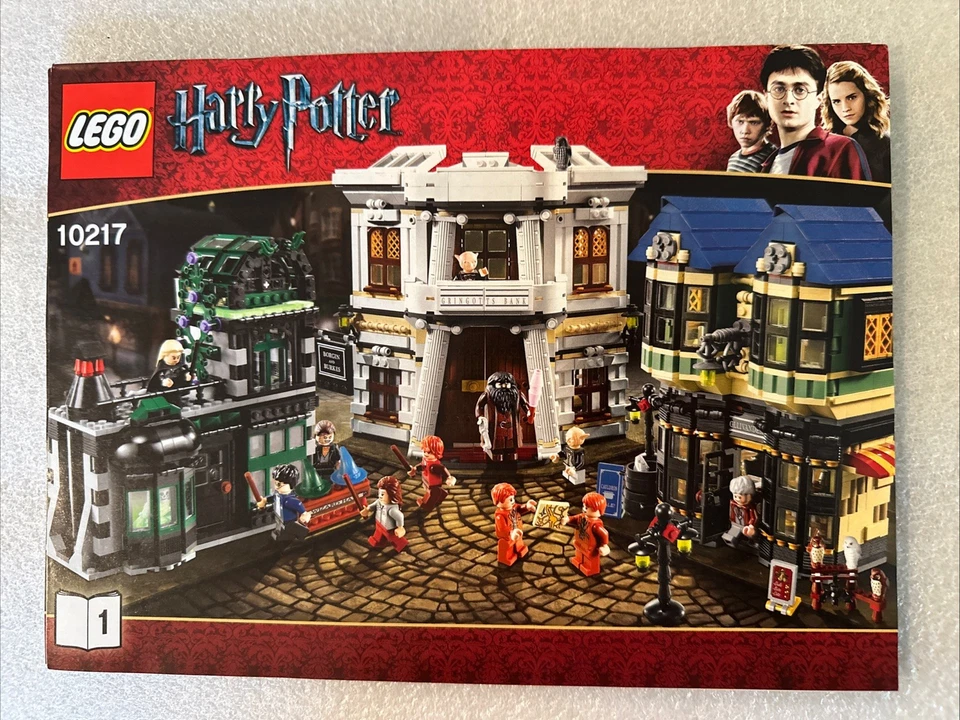 Lego 10217 Harry Potter: Diagon Alley W/Minifigs, Manuals Complete - Image 1 of 4