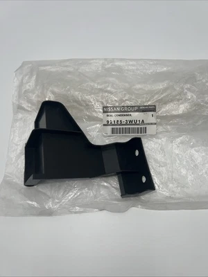 Vedação condensadora lateral esquerda genuína 2015-2017 Infiniti QX50 92185-3WU1A - Imagem 1 de 2