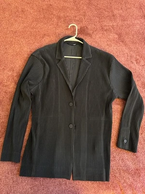Chaqueta plisada negra HOMME ISSEY MIYAKE talla 3 Foto 1 de 4