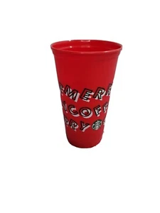 Tazza natalizia Merry Coffee 16 floz rossa Starbucks - Foto 1 di 6