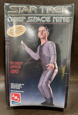STAR TREK 1995 DEEP SPACE NINE SECURITY OFFICER ODO AMT ERTL MODEL NEW SEALED - Image 1 of 4
