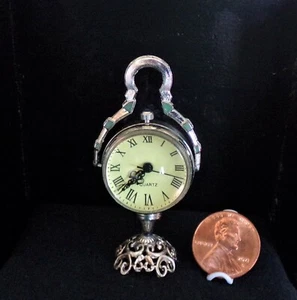 CASA DE MUÑECAS MINIATURA [FUNCIONANDO~RELOJ] VIDRIO PLATEADO ESCALA 1:12 2 CÚPULA - ¡MANTO NUEVO! - Imagen 1 de 7