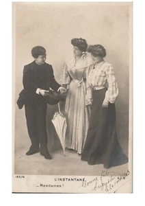 Zylinderhut Gruß an Elite-Frauen mit Sonnenschirm Postkarte ungeteilte Rückseite Echtfoto - Bild 1 von 2