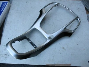 VAUXHALL ASTRA J MK6 2013 MITTELKONSOLE SURROUND VERKLEIDUNG PIANO BLACK 13349237 - Bild 1 von 11