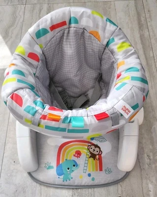 Asiento de piso de 2 posiciones Bright Starts para aprender a sentarse. Asiento de bebé Foto 1 de 4