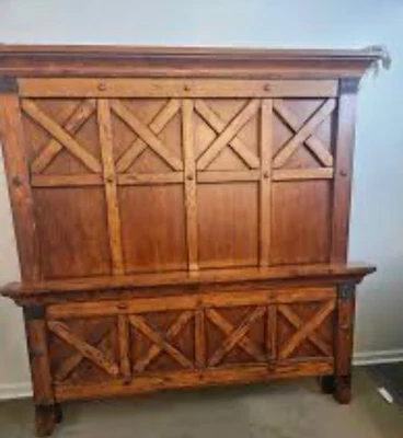 Dormitorio Queen de madera rústica 4-o con cabecero, estribo, tocador y 2 mesitas de noche Foto 1 de 4