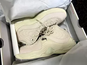 NUOVE Nike Stussy x Air Penny 2 Fossil da uomo taglia USA 9,5 DQ5674-20 + spedizione gratuita - Foto 1 di 8