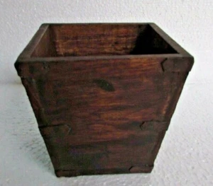Vintage Old Handcrafted Iron Fitted Wooden Pot / Planter Collectible - Imagen 1 de 7