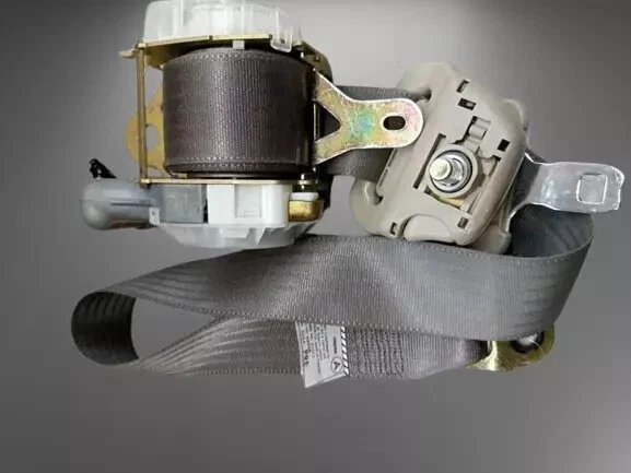 Conjunto retractor cinturón de seguridad conductor delantero izquierdo Toyota Corolla 2004-2008 gris - OEM Foto 1 de 1