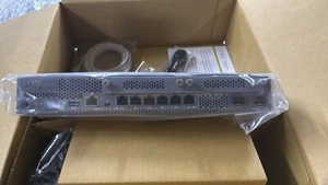 Juniper Networks SRX320-SYS-JB Services Gateway Security - Picture 1 of 6