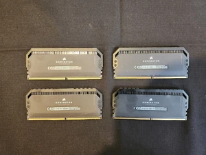 Corsair DOMINATOR PLATINUM RGB 32GB (4 x 16GB) 5600MHz 288-pin DIMM DDR5 - Afbeelding 1 van 2