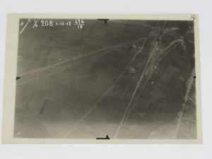 02E17 PHOTOGRAPHIE AÉRIENNE 14/18 PHOTO AVION VUE SECTEUR A DÉFINIR 1915 /16 WWI - Picture 1 of 3