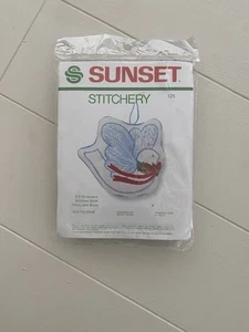 Sunset Jiffy Stitchery GESTEPPTE TAUBE Weihnachtsschmuck Stickerei 4" Kit 125 NEU - Bild 1 von 3