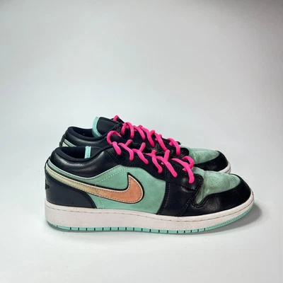 耐克 Air Jordan 1 Low SE 绿色黑色热带扭转运动鞋青少年男孩 7Y 码 — 第 1/4 张图片