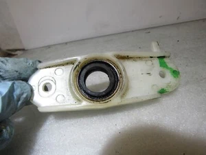 Audi Coupe B3 2.3E vacuum brake servo booster pivot mount 894419683B - Bild 1 von 6